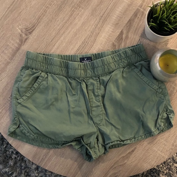 Pants - American Eagle Women's Olive Shorts Size Large